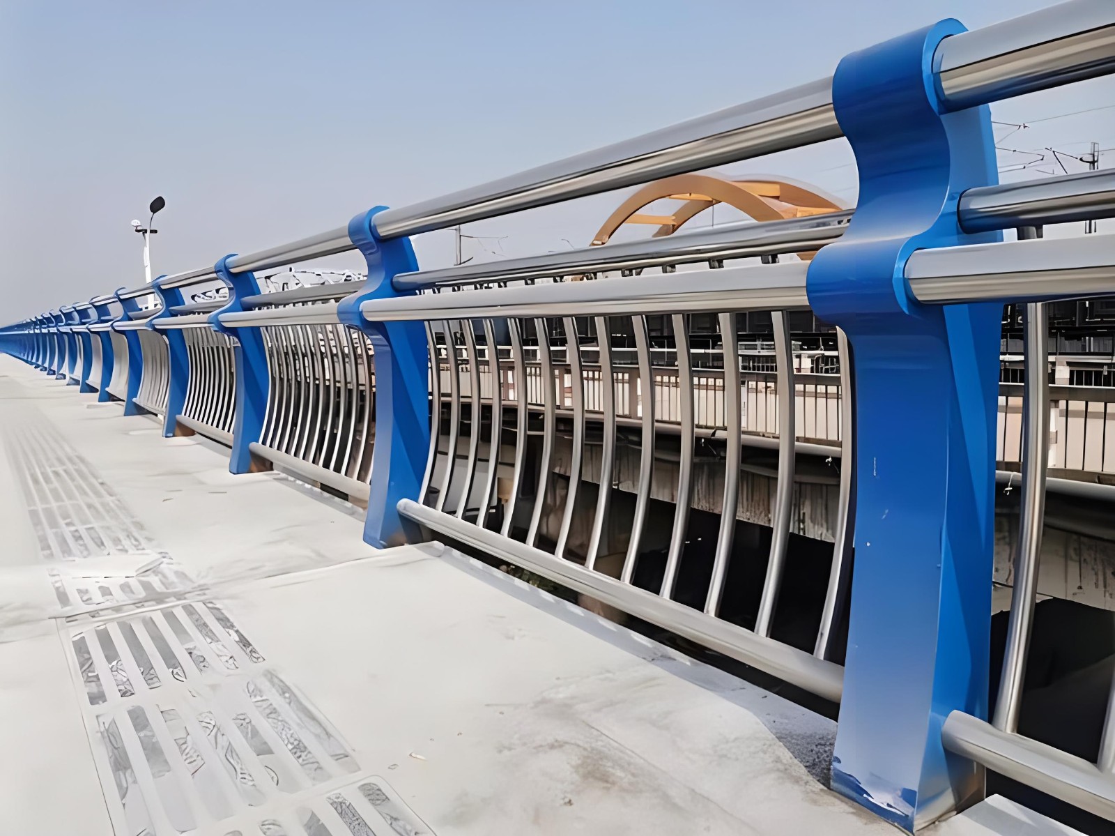 锡林郭勒不锈钢复合管护栏制造工艺要求及其重要性